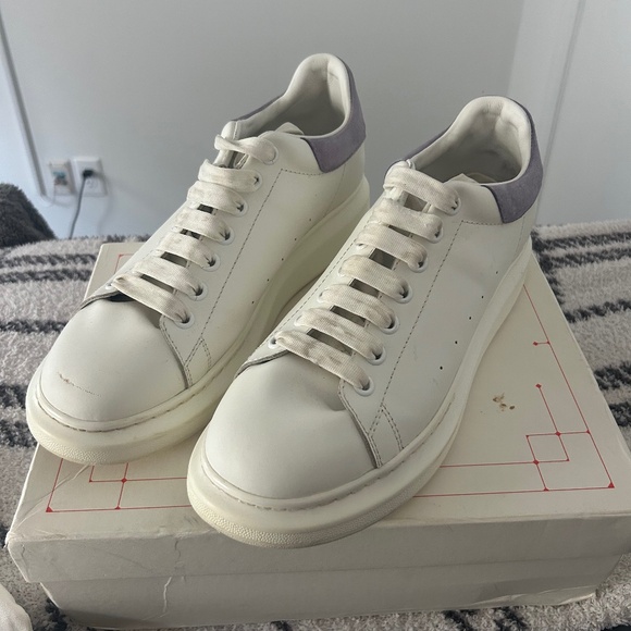 Alexander McQueen sneakers with purple back size 10.5 - Picture 1 of 10